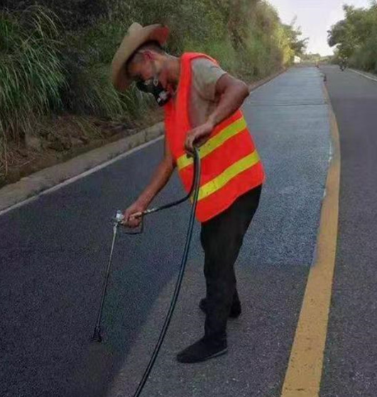 汕尾路面喷涂翻新彩色步道施工方案