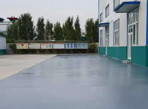 汕尾彩色路面喷涂翻新的材料对冬季